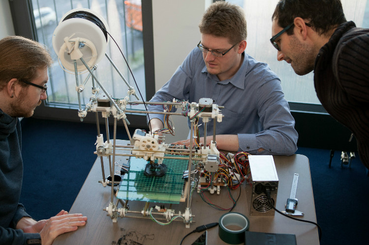 How to Build a 3D Printer from Scratch — Interview with Dr. Pawel Sosnowski from SimScale